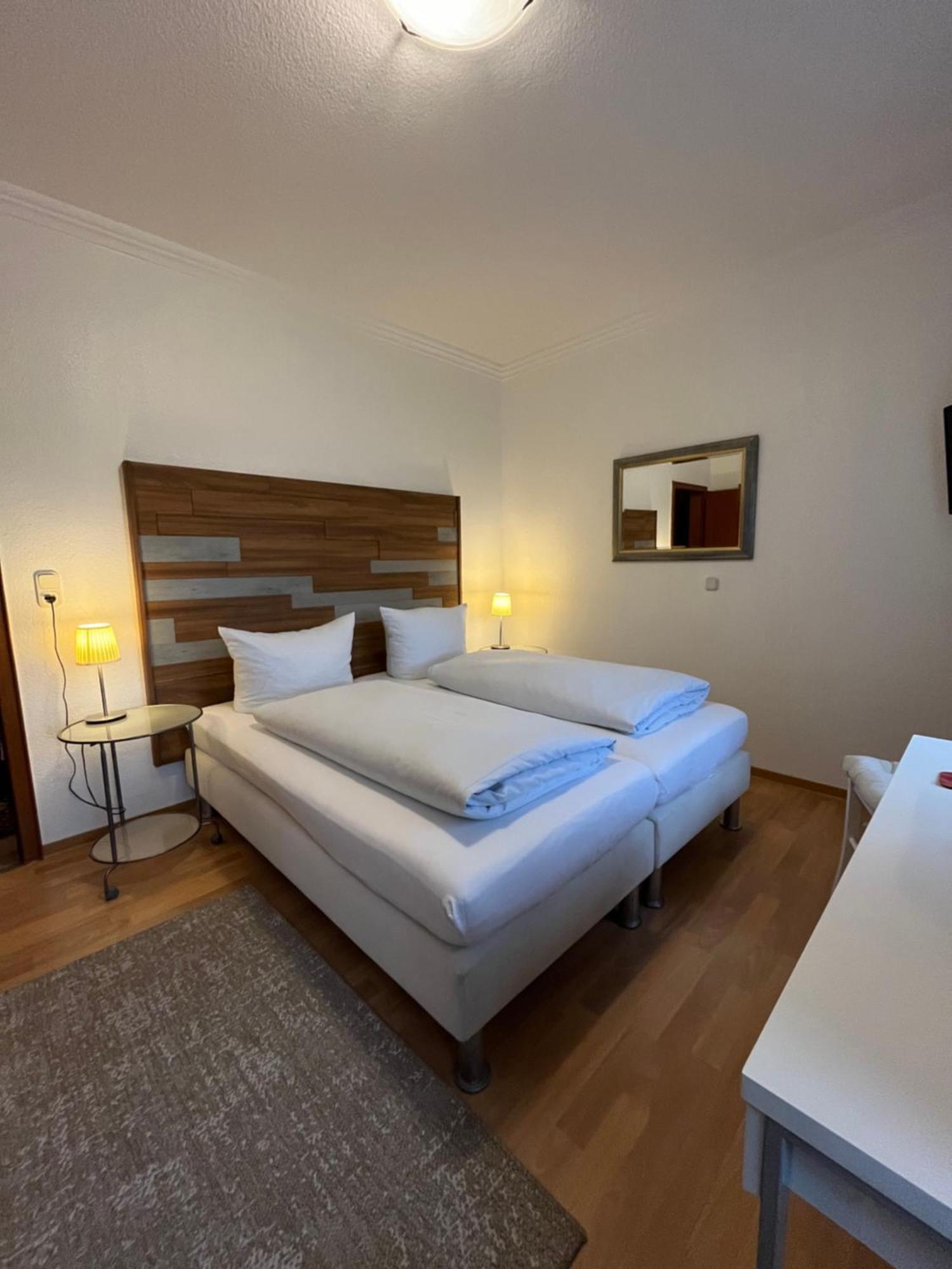 Hotellerie Gasthaus Schubert Garbsen Zewnętrze zdjęcie